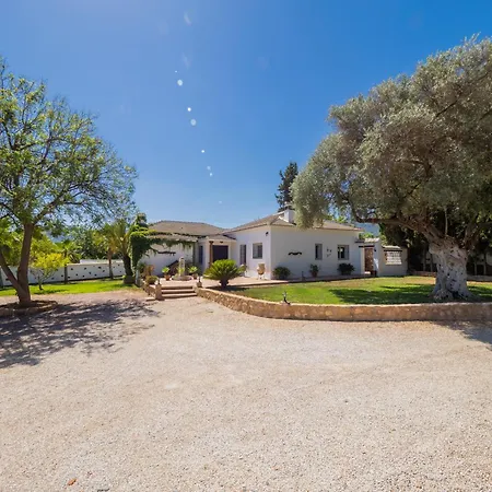 Cubo's Bellavista La Jona & Heated Pool