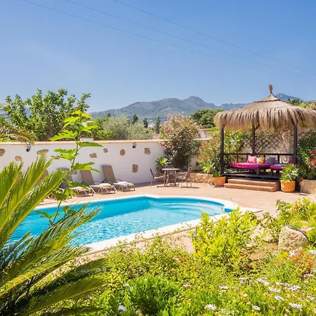 Cubo's Bellavista La Jona & Heated Pool