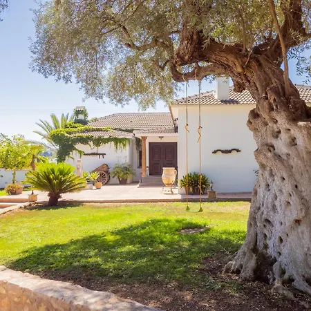 Cubo's Bellavista La Jona & Heated Pool Villa